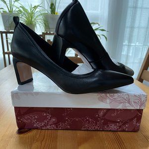 NEW -TINA CUS-SIZE 9 SHOES